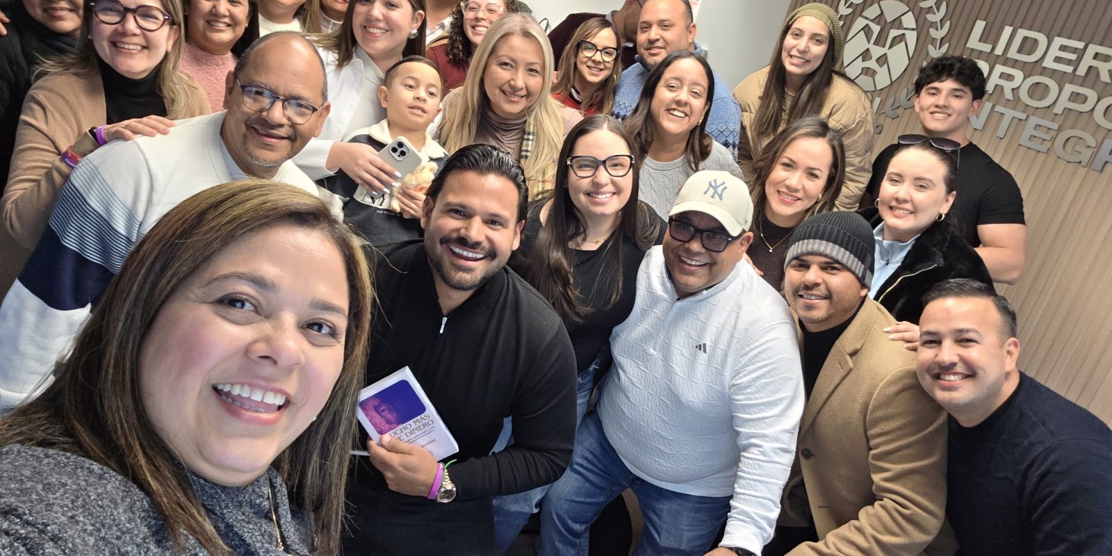 Bryan J. Ovalles Expands Mucho Más Que Dinero Through 2026 U.S. Leadership Tour